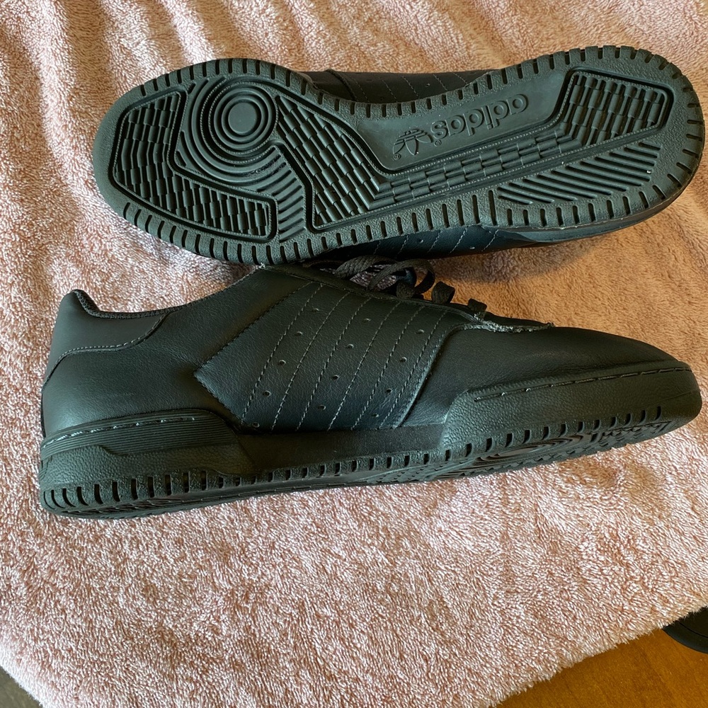 Yeezy Powerphase Euc - image 4